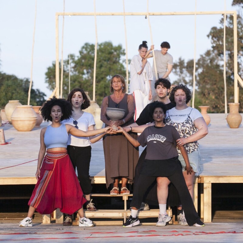 Lisistrata. Una scena delle prove al Teatro Greco di Siracusa (foto Maria Pia Ballarino)