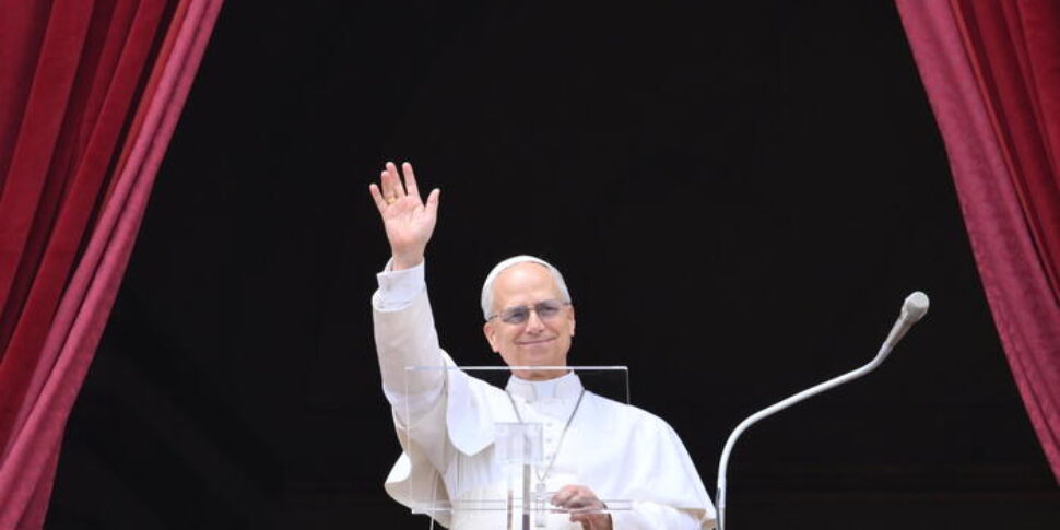 In piazza San Pietro il primo Regina Caeli di Papa Leone XIV. L In piazza San Pietro il primo Regina Caeli di Papa Leone XIV. L