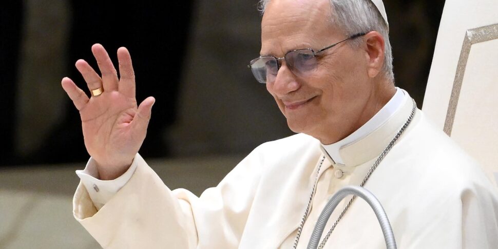 Il Papa ai giornalisti: "Scegliete una comunicazione di pace". Prima telefonata del Pontefice con Zelensky Il Papa ai giornalisti: "Scegliete una comunicazione di pace". Prima telefonata del Pontefice con Zelensky