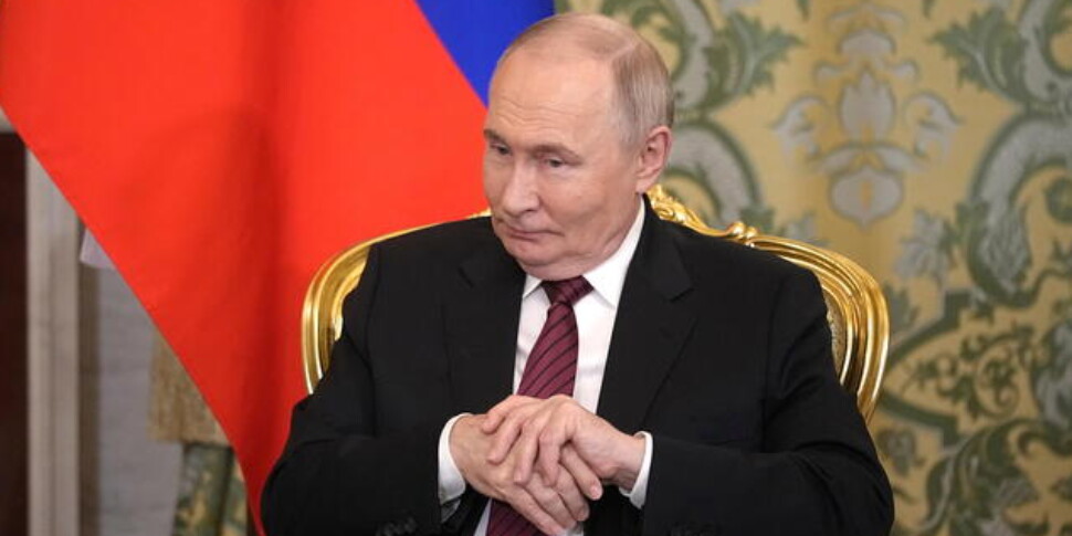 Guerra in Ucraina, Putin propone negoziati con Kiev il 15 maggio. "Dai Volenterosi rozzi ultimatum". Zelensky: "Pronti per colloqui diretti, ma serve tregua di un mese" Guerra in Ucraina, Putin propone negoziati con Kiev il 15 maggio. "Dai Volenterosi rozzi ultimatum". Zelensky: "Pronti per colloqui diretti, ma serve tregua di un mese"