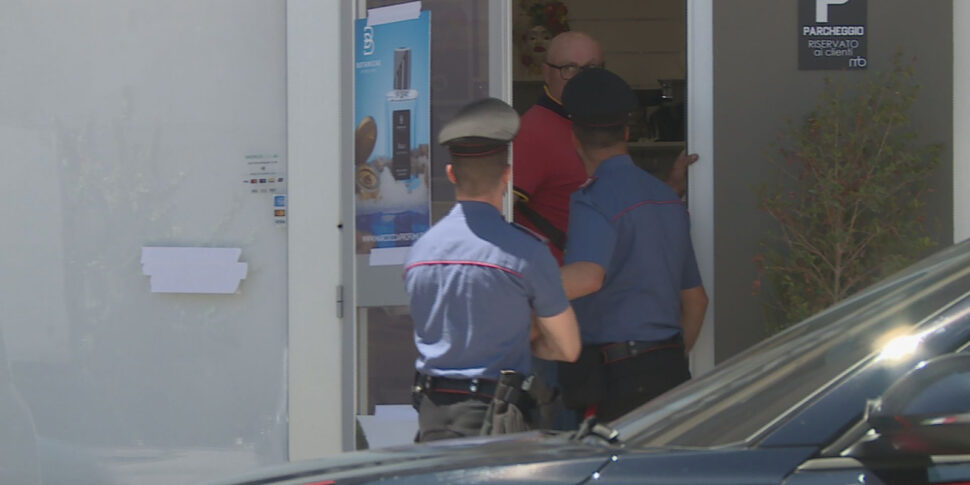 caccia al centauro col casco bianco che ha seminato il panico a rosarno