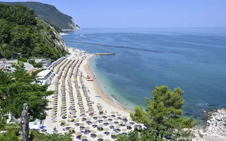 Estate, 66 milioni turisti e 267 milioni presenze: bene il mercato domestico in Italia Estate, 66 milioni turisti e 267 milioni presenze: bene il mercato domestico in Italia