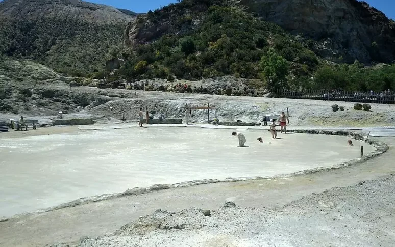 pozza dei fanghi a vulcano si decide sul dissequestro