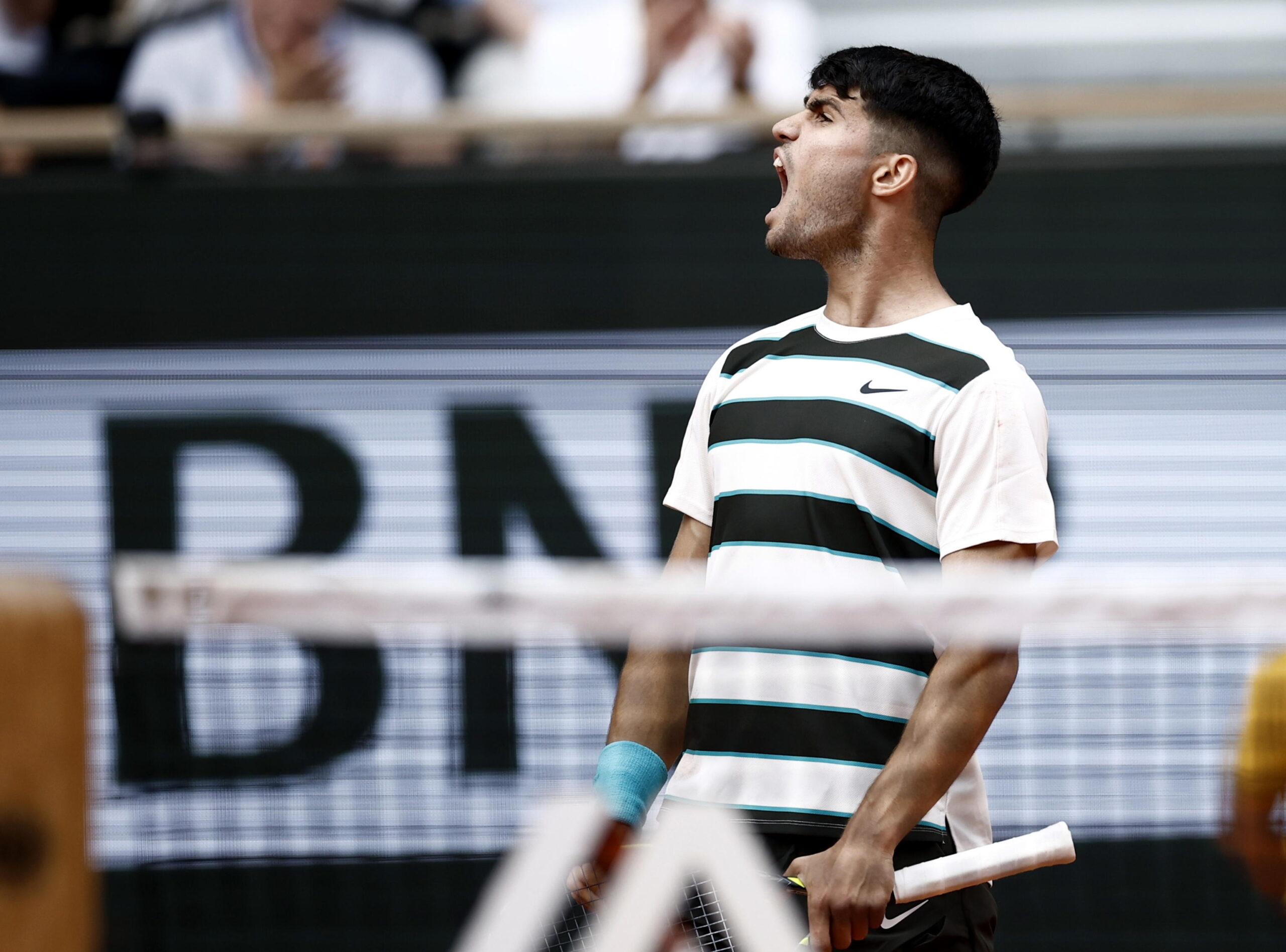 Tennis, al Roland Garros Alcaraz va ai quarti: sconfitto Shelton Tennis, al Roland Garros Alcaraz va ai quarti: sconfitto Shelton
