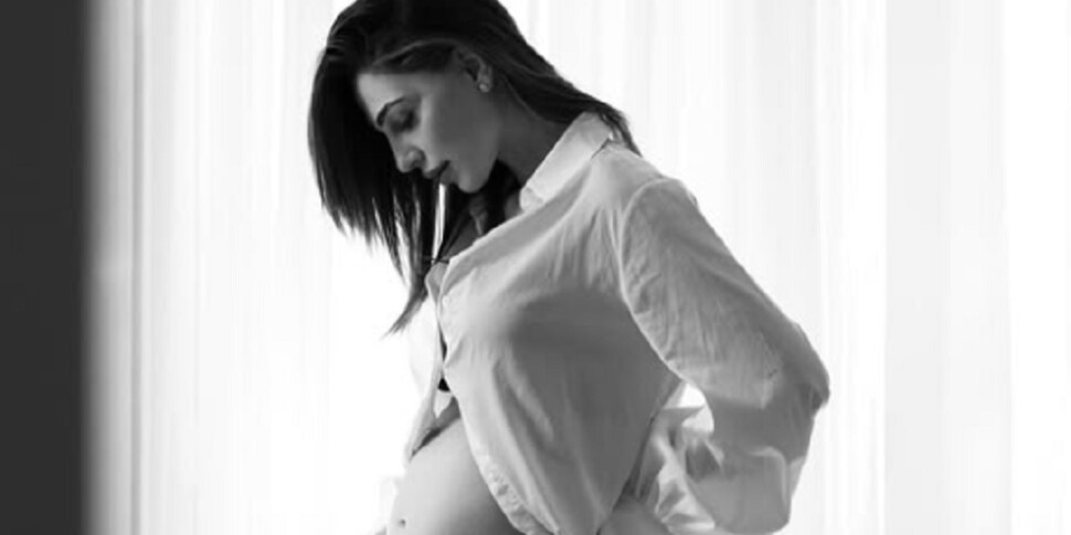 Anna Tatangelo è incinta: la cantante annuncia la gravidanza su Instagram Anna Tatangelo è incinta: la cantante annuncia la gravidanza su Instagram