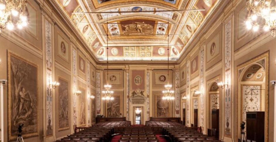 https://assets.gazzettadelsud.it/2025/06/Assemblea-regionale-siciliana-Ars-Sala-dErcole-943x485.jpg