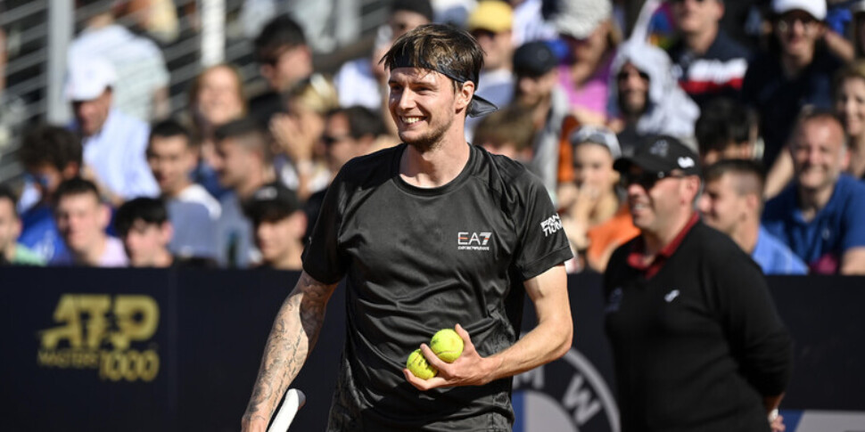 Bublik, il giocoliere dell’erba giustiziere di Sinner: chi è il tennista kazako che incanta e sorprende Bublik, il giocoliere dell’erba giustiziere di Sinner: chi è il tennista kazako che incanta e sorprende