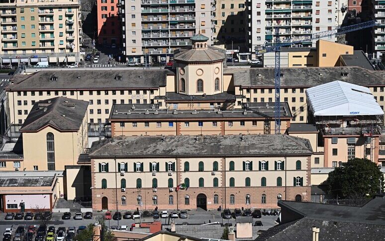 https://assets.gazzettadelsud.it/2025/06/Carcere-di-Marassi-a-Genova-774x485.jpg