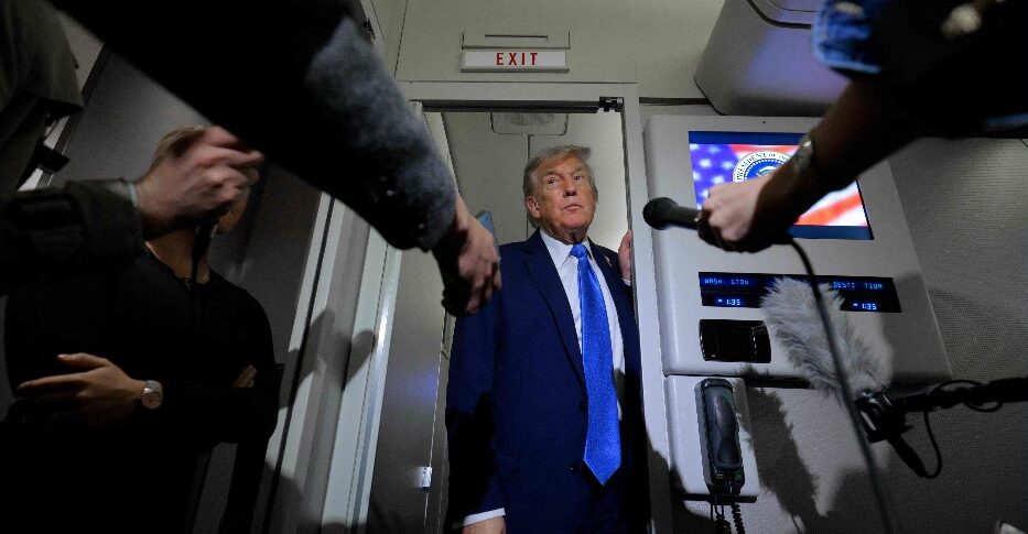 Trump valuta l Trump valuta l