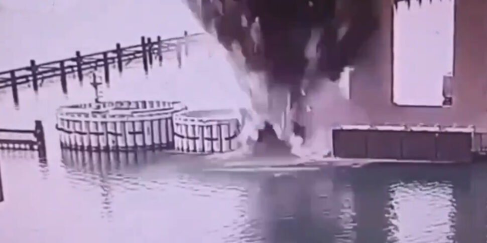 Gli 007 ucraini: il Ponte di Crimea minato all’alba con 1.100 kg di esplosivo sott
