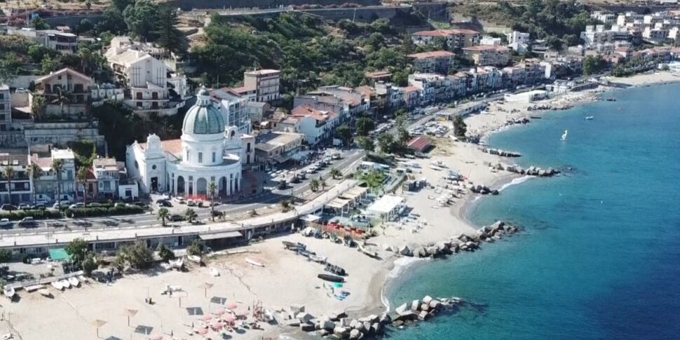 Messina, rissa con un ferito in un lido della riviera Nord: coinvolto un addetto della security. I carabinieri stanno sentendo alcuni testimoni