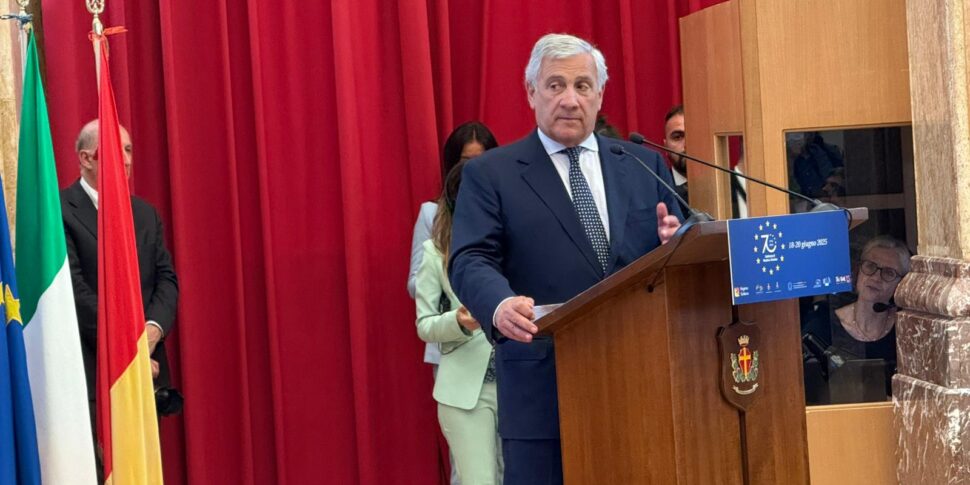 L’Ue celebra Messina e Taormina. Il ministro Tajani a Palazzo Zanca: “Con l’Europa contiamo, da soli siamo destinati all’irrilevanza" L’Ue celebra Messina e Taormina. Il ministro Tajani a Palazzo Zanca: “Con l’Europa contiamo, da soli siamo destinati all’irrilevanza"