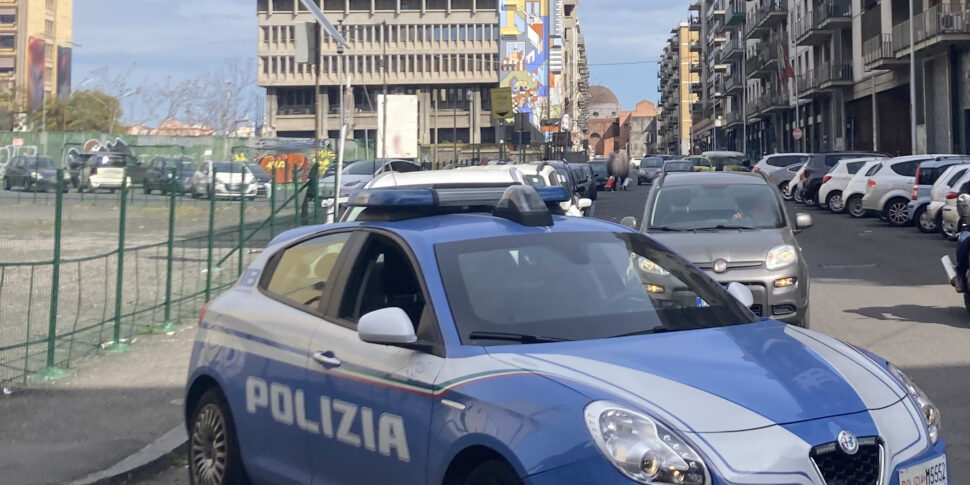 Lascia il figlio piccolo dal barbiere e va a spacciare: arrestato a Catania Lascia il figlio piccolo dal barbiere e va a spacciare: arrestato a Catania
