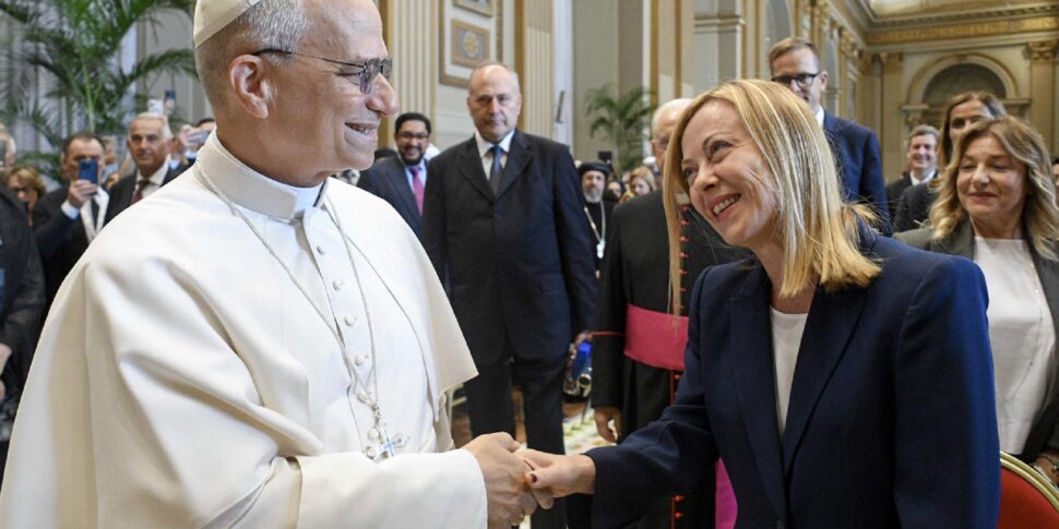 Papa Leone XIV al Giubileo dei politici: «Difendere i più i deboli». Meloni: «Faremo tesoro delle sue parole» Papa Leone XIV al Giubileo dei politici: «Difendere i più i deboli». Meloni: «Faremo tesoro delle sue parole»