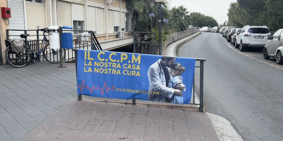 Futuro del centro di cardiochirurgia pediatrica a Taormina, protestano i genitori dei piccoli pazienti