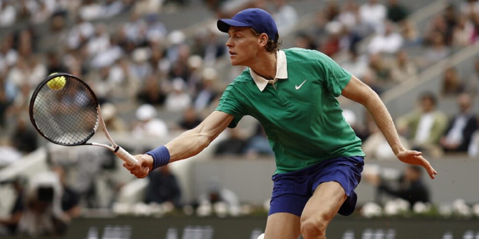 roland garros bublik ko in 3 set jannik sinner vola in semifinale