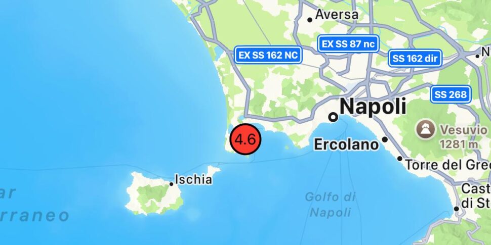 Terremoto di magnitudo 4.6 nei Campi Flegrei, la scossa avvertita anche a Napoli. E Terremoto di magnitudo 4.6 nei Campi Flegrei, la scossa avvertita anche a Napoli. E