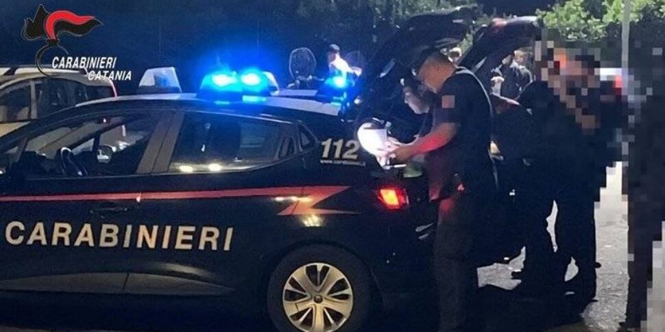 https://assets.gazzettadelsud.it/2025/06/carabinieri-2-7jz0s50fx23jtnh2hi4xvnwjhh162j7o638i696annq-970x485.jpg