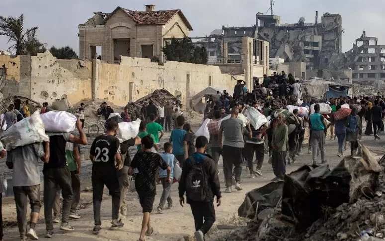hamas fuoco israeliano vicino ad un centro aiuti di gaza 21 morti