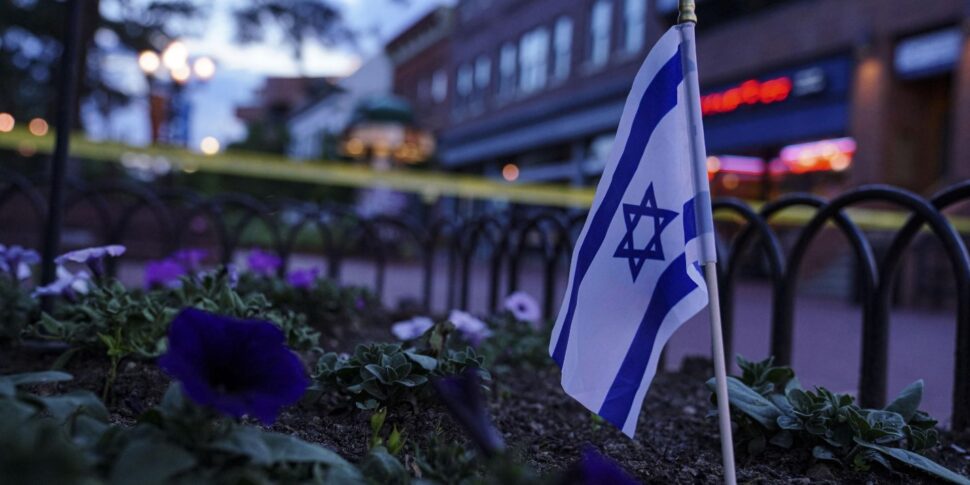 Molotov su un corteo pro-Israele, attacco terroristico in Colorado: 8 feriti