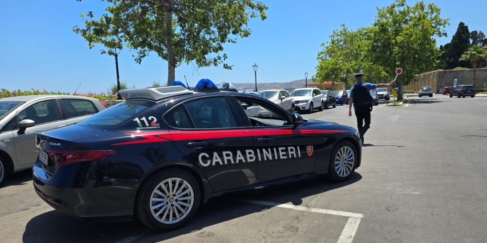 Femminicidio a La Spezia, uccide la ex moglie e poco dopo si costituisce Femminicidio a La Spezia, uccide la ex moglie e poco dopo si costituisce