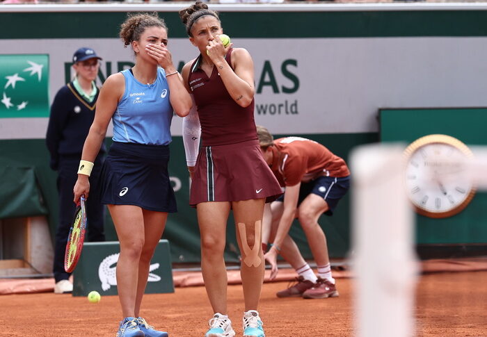 Roland Garros, Italia show a Parigi! Storico trionfo di Errani Paolini nel doppio femminile Roland Garros, Italia show a Parigi! Storico trionfo di Errani Paolini nel doppio femminile