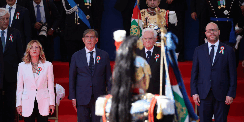 2 giugno mattarella rende onore alla repubblica meloni essere italiani è appartenere a qualcosa di grande 