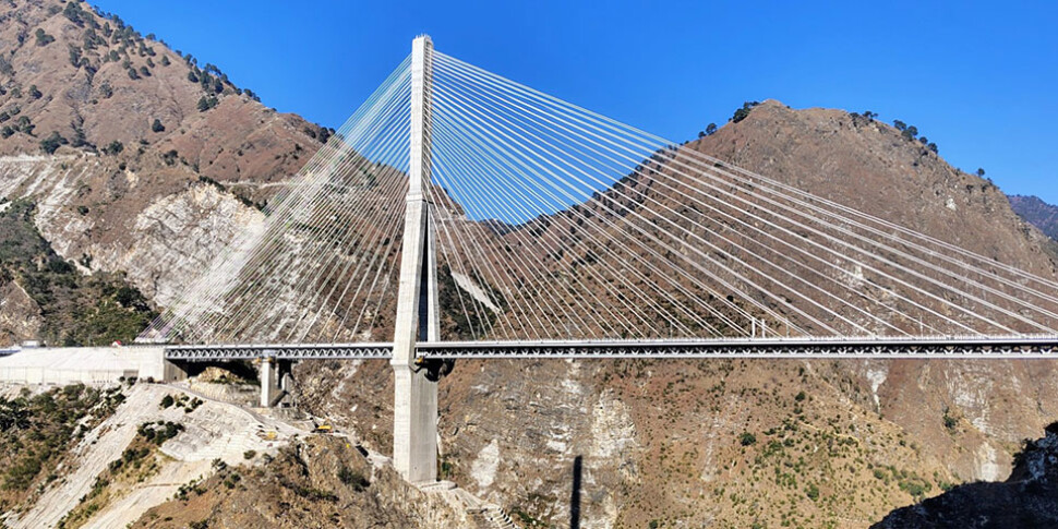 italferr in india apre il ponte ferroviario anji khad 232 lungo 725 metri