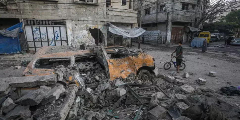 Hamas, spari in un centro distribuzione aiuti a Gaza, 27 morti e 90 feriti Hamas, spari in un centro distribuzione aiuti a Gaza, 27 morti e 90 feriti