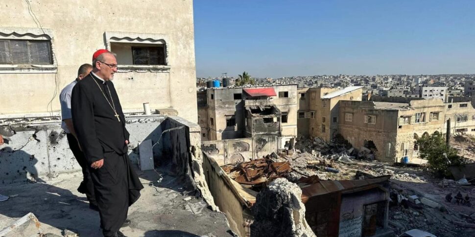 pizzaballa va a gaza con aiuti e conforto alla chiesa colpita non vi abbandoniamo