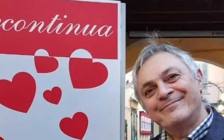 "Cosa fai, ma sei pazzo?" e poi la morte: ucciso a coltellate nella sua cartoleria di lusso "Cosa fai, ma sei pazzo?" e poi la morte: ucciso a coltellate nella sua cartoleria di lusso