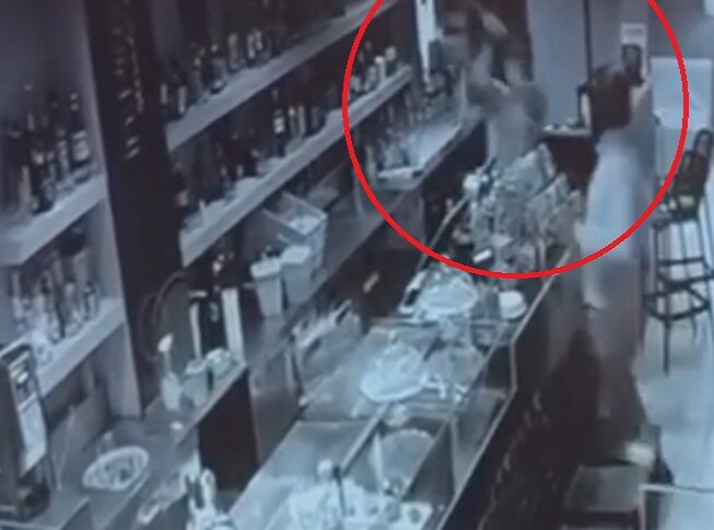 tentata rapina a salerno arrestato il 42enne cacciato con la scopa incastrato da un tatuaggio sul volto il video 232 virale