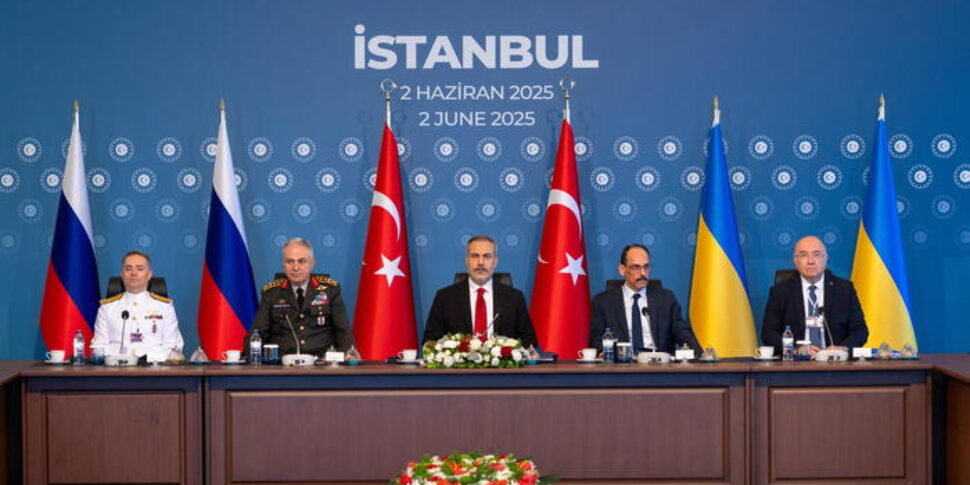 Guerra in Ucraina, Erdogan: "Il mio desiderio più grande è far incontrare Putin e Zelensky qui in Turchia". Mosca: "Concordato il più grande scambio di prigionieri"