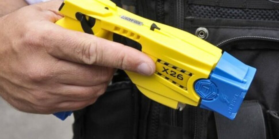 https://assets.gazzettadelsud.it/2025/06/taser-970x485.jpg