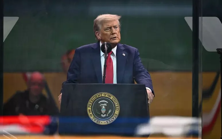 https://assets.gazzettadelsud.it/2025/06/trump-1-774x485.webp