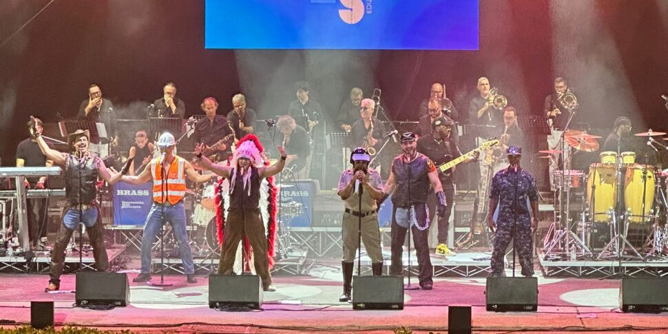 Malore per Victor Willis, il leader dei Village People sospende il concerto di Palermo Malore per Victor Willis, il leader dei Village People sospende il concerto di Palermo