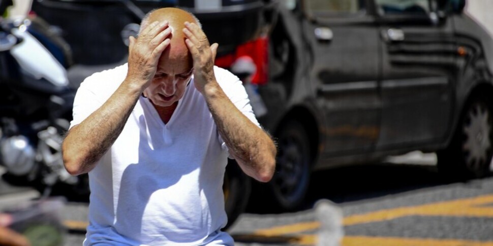 Caldo, aumentano gli accessi al pronto soccorso fino al 20%: più a rischio pazienti cronici e anziani Caldo, aumentano gli accessi al pronto soccorso fino al 20%: più a rischio pazienti cronici e anziani