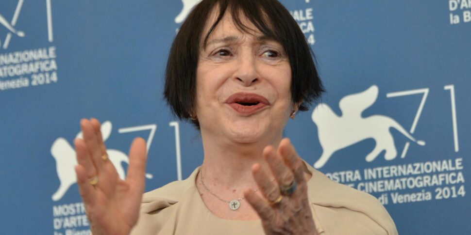 https://assets.gazzettadelsud.it/2025/07/Adriana-Asti-970x485.jpg