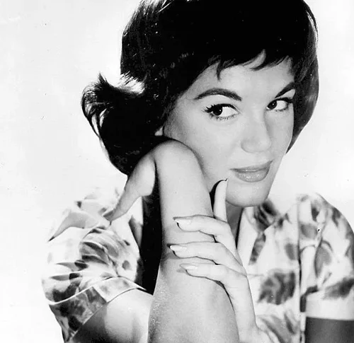 Addio a Connie Francis, voce iconica degli anni 50/60: fu una delle interpreti americane più famose del rock’n’roll degli esordi Addio a Connie Francis, voce iconica degli anni 50/60: fu una delle interpreti americane più famose del rock’n’roll degli esordi