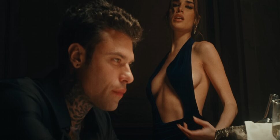 https://assets.gazzettadelsud.it/2025/07/Fedez-e-Clara-970x485.jpg