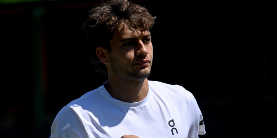 Flavio Cobolli domina Mensik e conquista gli ottavi di Wimbledon con una prova super Flavio Cobolli domina Mensik e conquista gli ottavi di Wimbledon con una prova super
