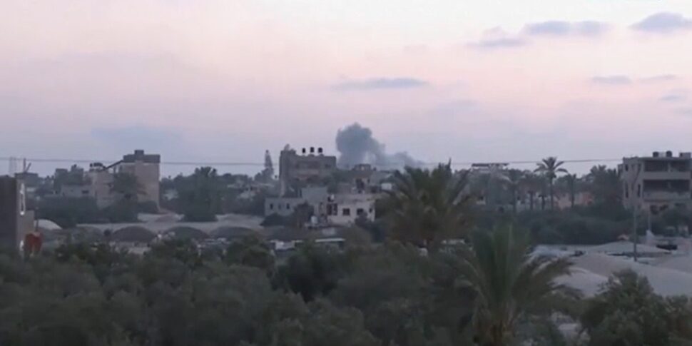 Gaza, carri armati israeliani entrano a Deir al Balah. Almeno 17 morti in tutta la Striscia Gaza, carri armati israeliani entrano a Deir al Balah. Almeno 17 morti in tutta la Striscia