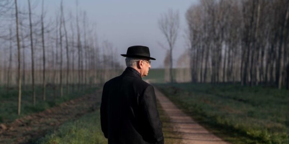 Mostra di Venezia, cinque film italiani in concorso: da Sorrentino a Rosi, il cinema d’autore parla italiano Mostra di Venezia, cinque film italiani in concorso: da Sorrentino a Rosi, il cinema d’autore parla italiano