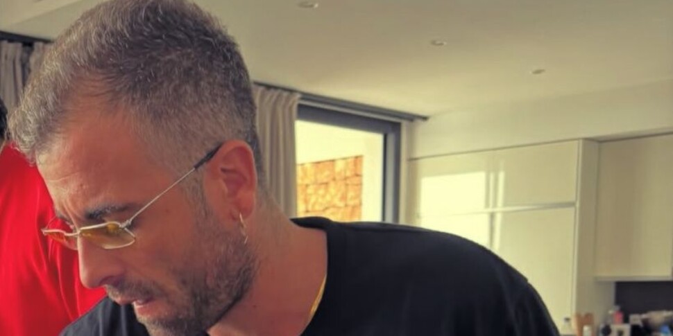 Morto a Ibiza a 35 anni il dj napoletano Michele Noschese (Godzi): indagini sulle cause Morto a Ibiza a 35 anni il dj napoletano Michele Noschese (Godzi): indagini sulle cause