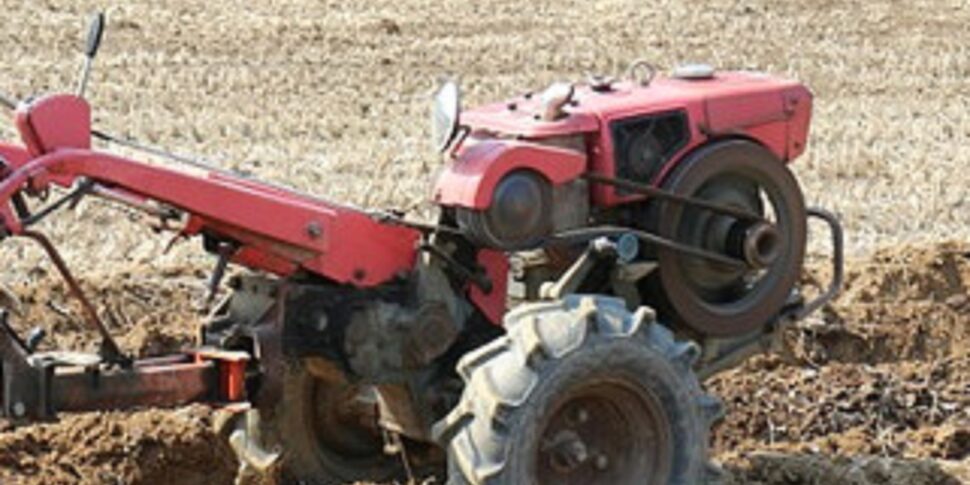 Perde il controllo di una motozappa, morto un 61enne: tragico incidente sul lavoro a Floridia, in provincia di Siracusa