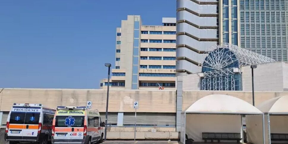 https://assets.gazzettadelsud.it/2025/07/Ospedale-Cagliari-970x485.jpg