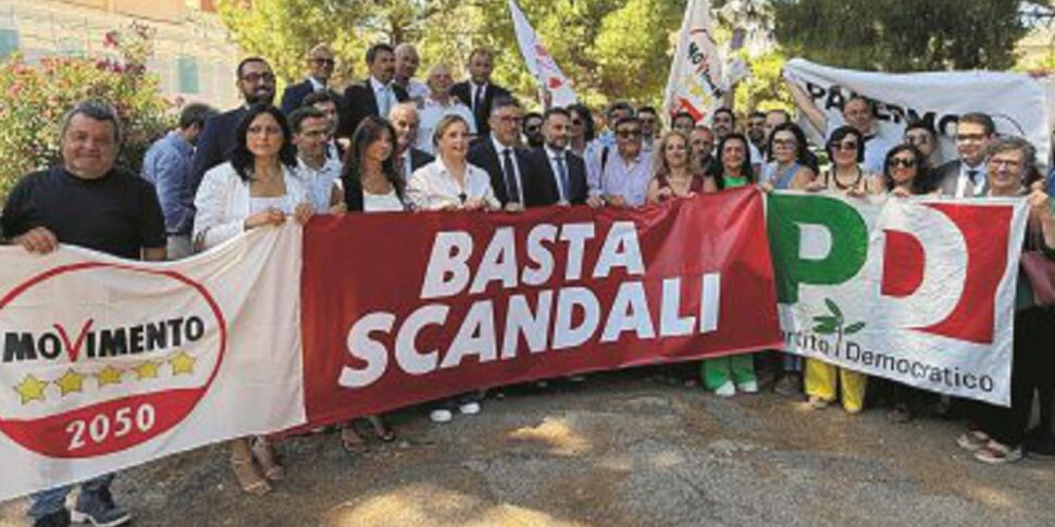https://assets.gazzettadelsud.it/2025/07/Protesta-a-Palermo-allArs-per-le-inchieste-970x485.jpg