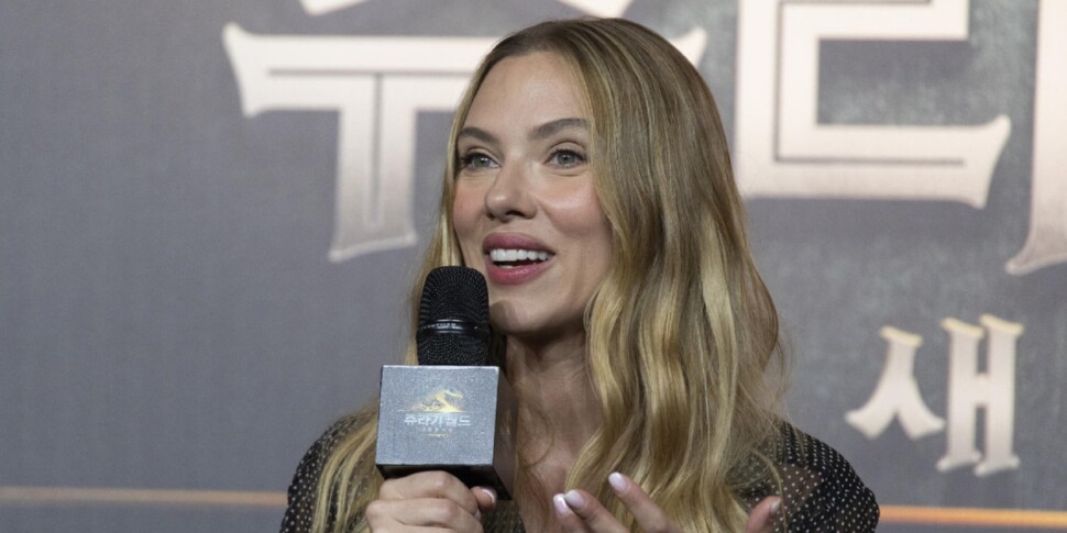 Jurassic World, la rinascita: Scarlett Johansson va a caccia di dinosauri   TRAILER