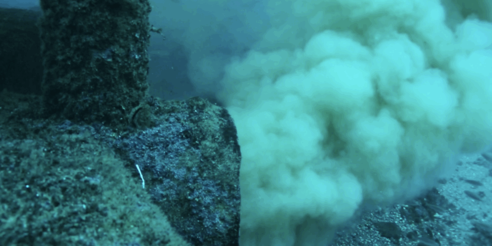 Messina: un enorme tubo scarica liquami nel mare di Ganzirri, il consigliere Russo chiede l'accesso agli atti