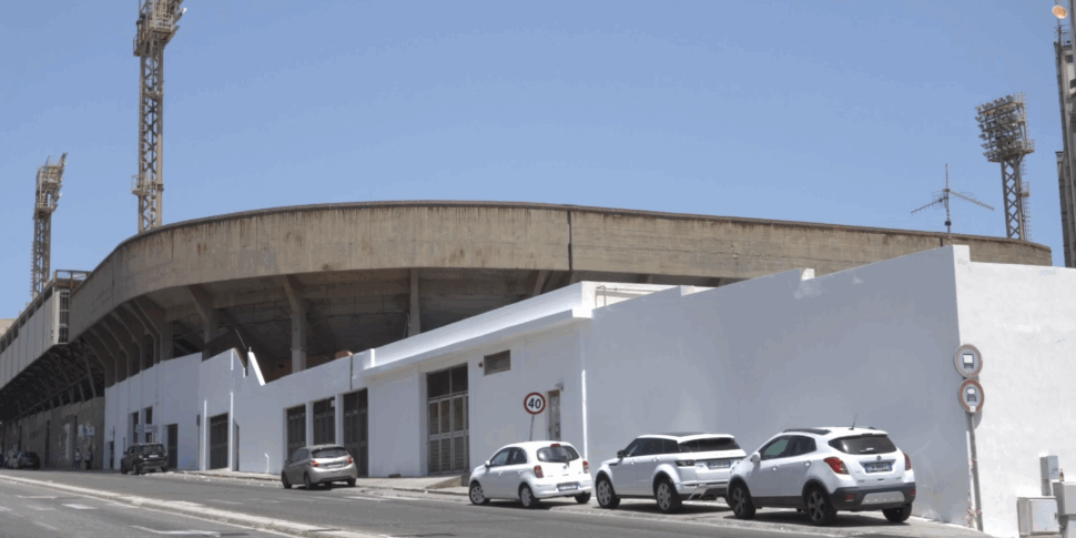 Messina: tinteggiate le mura esterne del vecchio Celeste, tra le ipotesi un murales dedicato a Schillaci